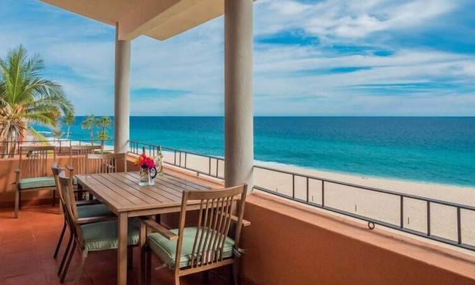 San Jose del Cabo Condo | Gorgeous Beachfront Condo!! Luxury 2 Story Conde On The Sea Of Cortez!!