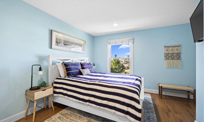 Bel Air House | Gorgeous, Bright Townhome Close to Beach!