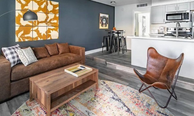 Goebel Apartment | Gorgeous CozySuites Camelback w/pool,parking! 03