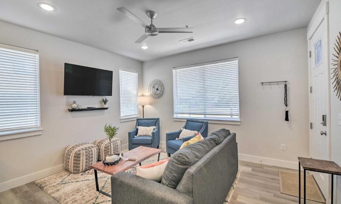 Greeley House | Gorgeous Greeley Getaway - Close to Parks!