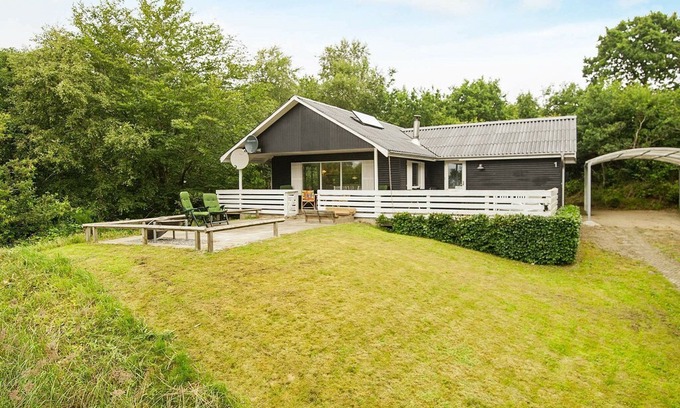 Lihme House | Gorgeous Holiday Home in Spøttrup with Roofed Terrace