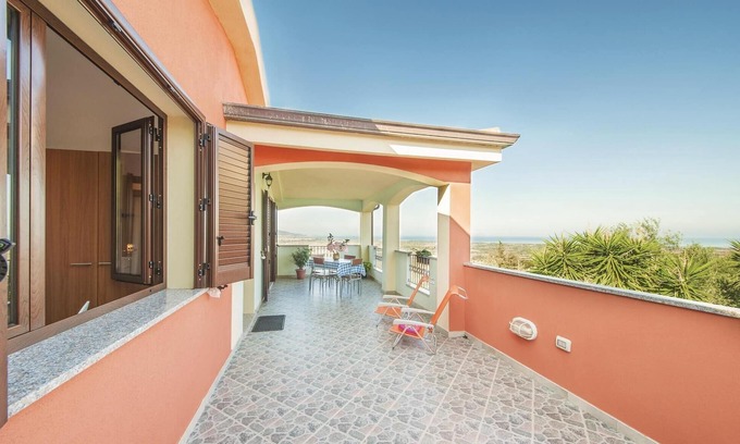 Azzagulta House | Gorgeous home in Badesi OT with WiFi