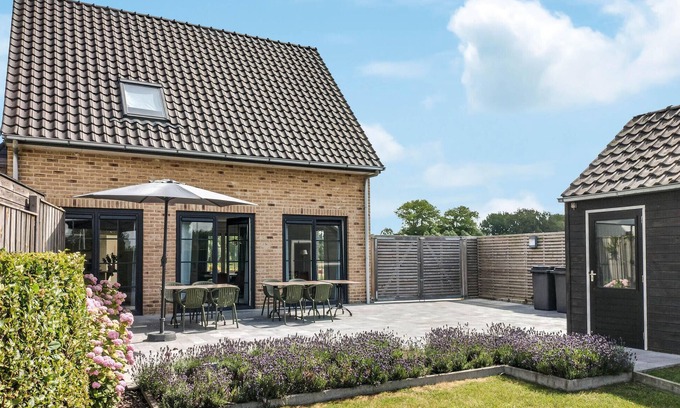 Cadzand-Bad House | Gorgeous home in Cadzand with WiFi