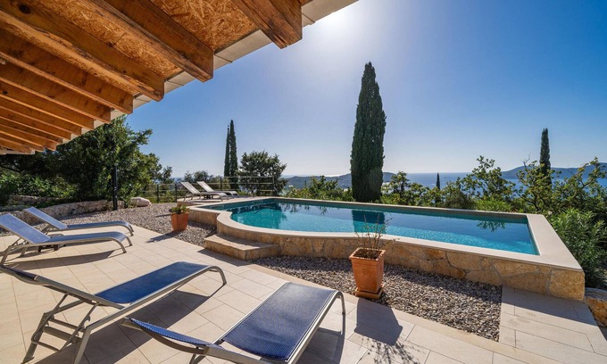 Orasac House | Gorgeous home in Orasac with kitchen