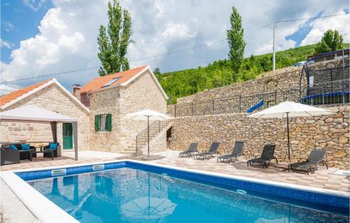 Prolozac House | Gorgeous Home In Ricice With Lake View