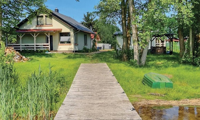 Wolsztyn House | Gorgeous home in Wilcze with WiFi