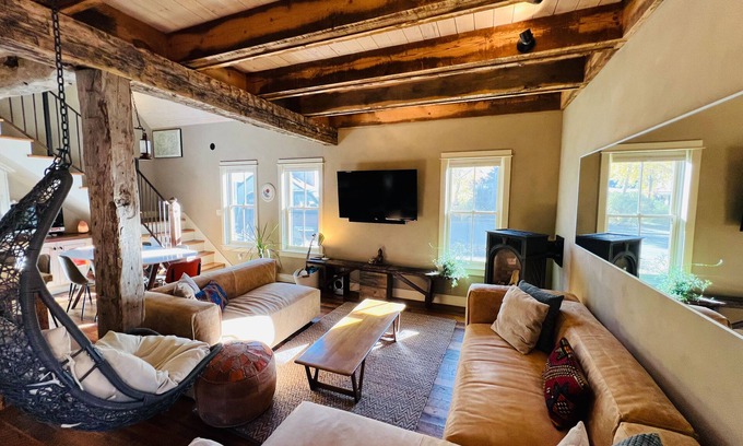 Crested Butte Ski Chalet | Gorgeous House in Town! Best Location, Hot Tub, and Steam Shower!