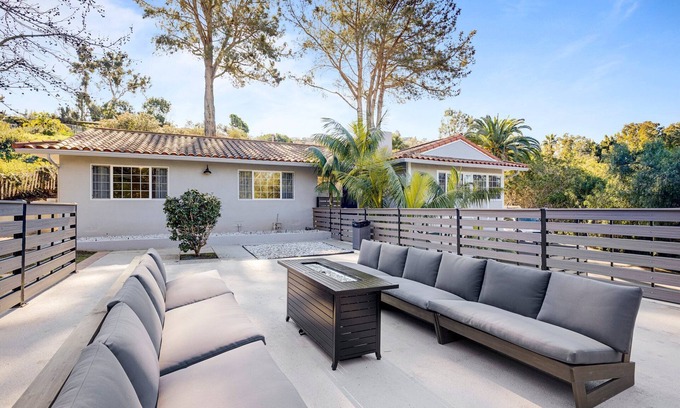 La Jolla Heights House | Gorgeous La Jolla, Walk to Beach & Kayaking, Dog Friendly, Hot Tub, Fire Pit