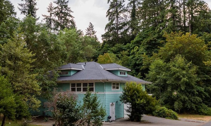 Home Apartment | Gorgeous location and getaway spot this winter!