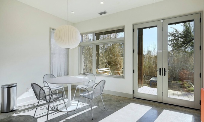 Clarksville House | Gorgeous Lower Unit Right in the Heart of Downtown Austin