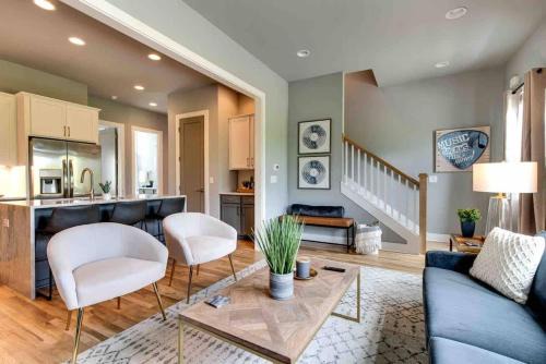 Haynes Area House | Gorgeous Nashville Home w Incredible Rooftop