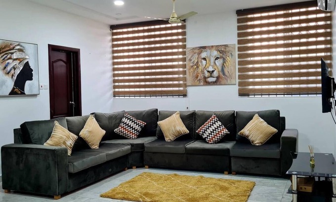Adenta Apartment | Gorgeous, Quiet & Comfy-Close to Highway-Parking