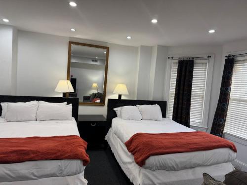 Columbia Heights Apartment | Gorgeous Refurbished 1Bdrm and 1Den Home