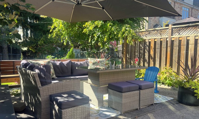 Upper Beaches Apartment | Gorgeous renovated 1 bedroom basement suite located in Toronto's upper beaches.