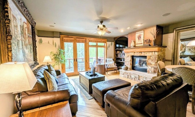 River Run Condo | Gorgeous Ski-in Ski-out by Dining & Shops