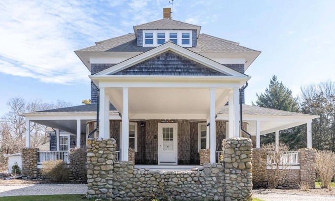 Falmouth House | Gorgeous Spacious Victorian Cape Cod Beach View Retreat
