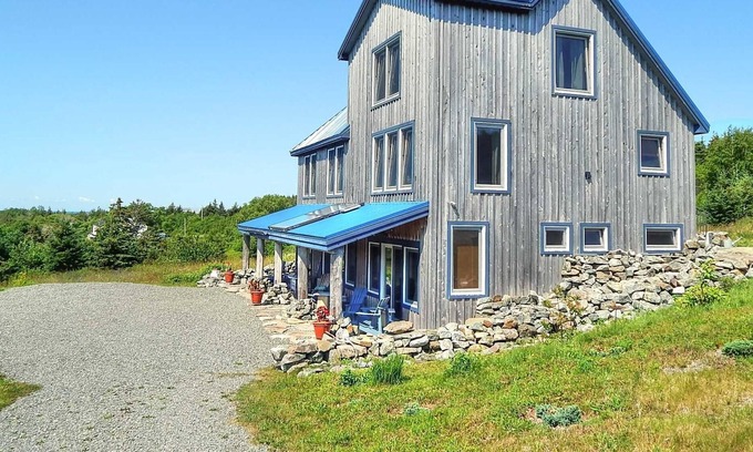 Livingstone Cove House | Gorgeous Timberframe, minutes to the Northumberland Strait
