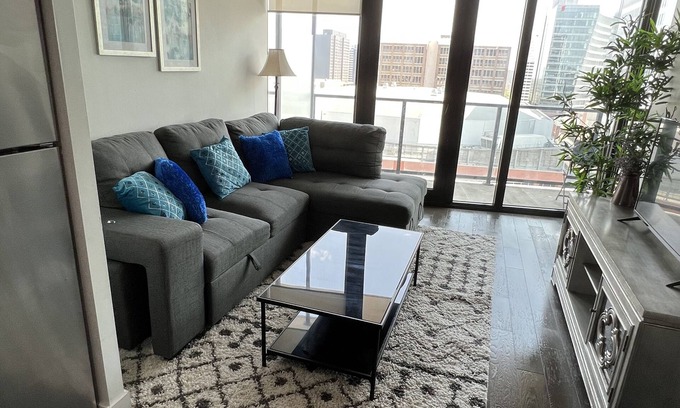 Downtown Winnipeg Apartment | Gorgeous two bed across from jets arena