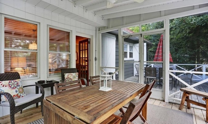 Union Pier House | Gorgeous Union Pier Home Close To Beach and Downtown!