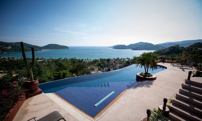 Ixtapa - Zihuatanejo Condo | Gorgeous View of LaRopa Beach