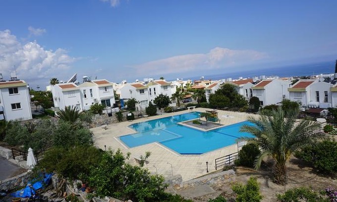 Catalkoy Apartment | Gorgeous view. Sea, pool & mountain view . Catalkoy / Girne