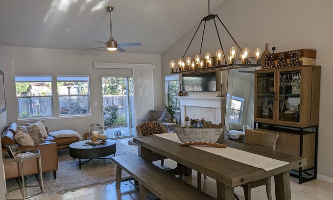 Yountville House | Gorgeous Yountville Pet-Friendly home - 2 beds & office - walk to downtown!!