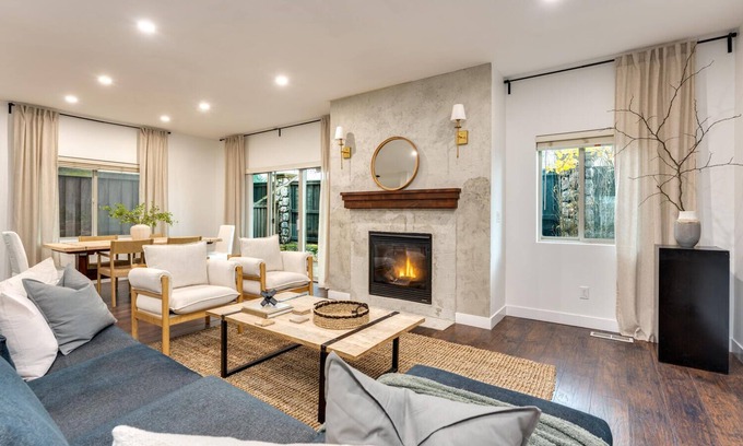 Hazel Dell House | Gorgeously Designed Entire Home!