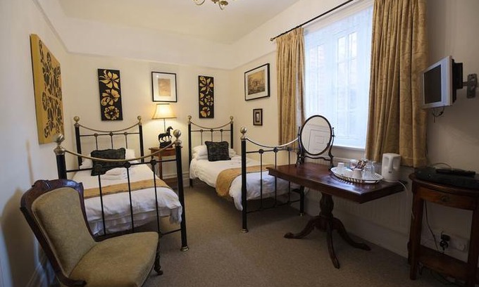 East Grinstead Bed & Breakfast | Gothic House