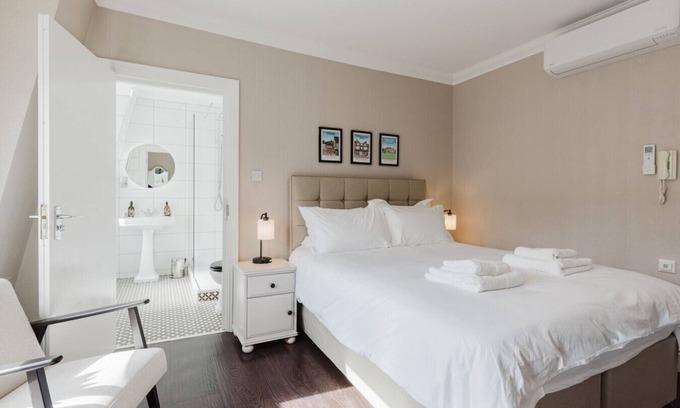 Tring Apartment | Grace`s Guesthouse Room 1