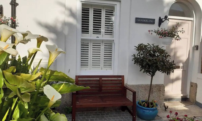 Chysauster House | Grade 2 Listed Georgian Townhouse by the sea