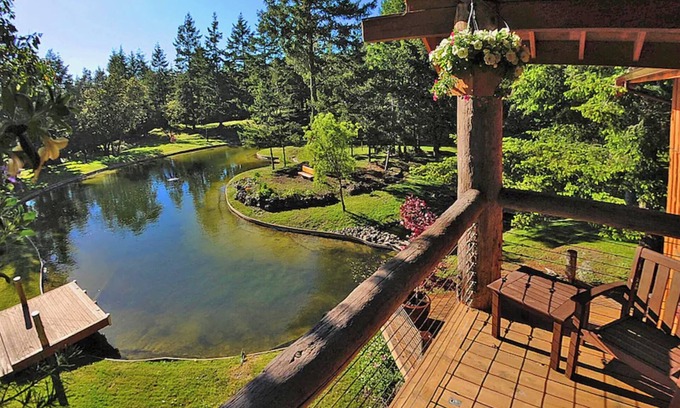 Friday Harbor House | Gramma's 2BR Home, Lake, Wooded, Hot Tub, Swim, Swings, Gated Estate, Gorgeous
