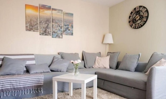 Bussy-Saint-Georges Apartment | Grand Appart~ 8 Personnes~ Paris & Disneyland