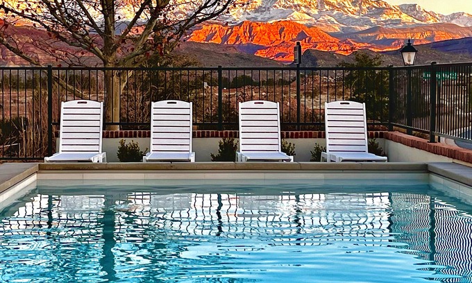 Hurricane House | Grand Gathering Retreat-Private Pool-Mini Golf-Castle Room-Sleeps 32-Zions-ATV