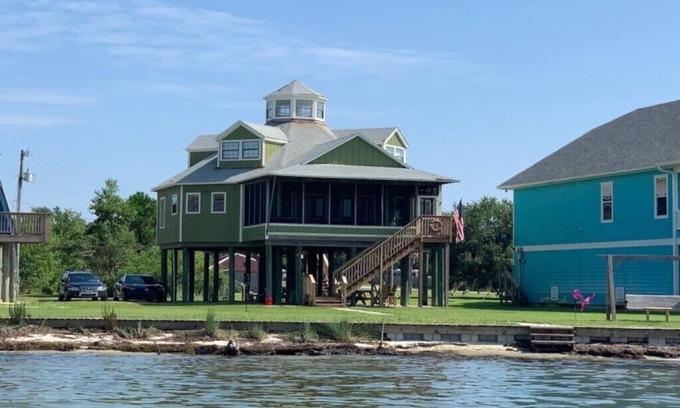 Ono Island House | Grand Lagoon Waterfront Home that sleeps 10! Military discounts available.