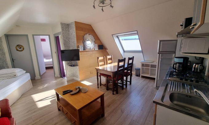 Saint-Mathieu Apartment | Grand Large Appartement à 50 m du Chemin Côtier