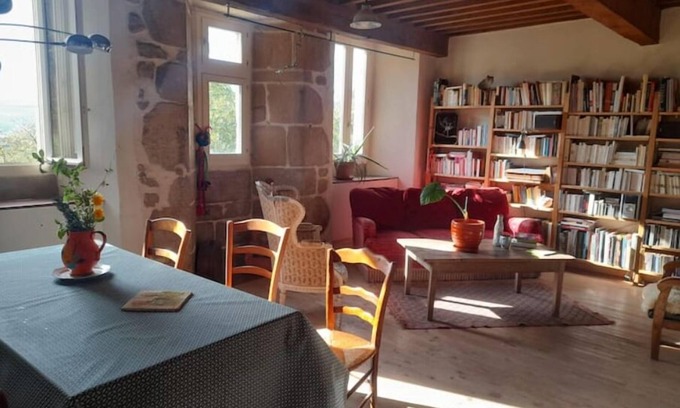Saint-Basile Apartment | Grand Logement Chaleureux Dans Maison Ancienne
