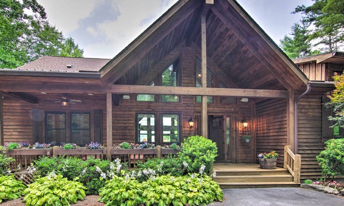 Bear Lake Reserve House | Grand Retreat in Bear Lake Reserve w/Scenic Decks