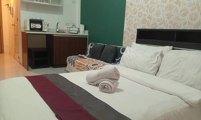Ermita Condo | Grand Riviera Condotel infront of us embassy 17FL