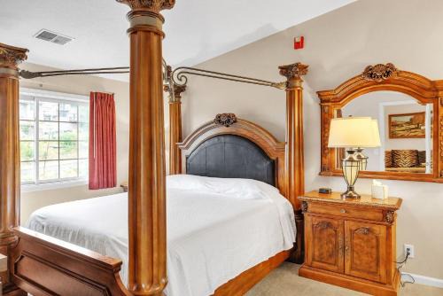 Nashville Apartment | Grand Wood Suites - 3rd Floor Front Side Penthouse Suite 303