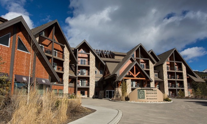 Canmore Hotel | Grande Rockies Resort