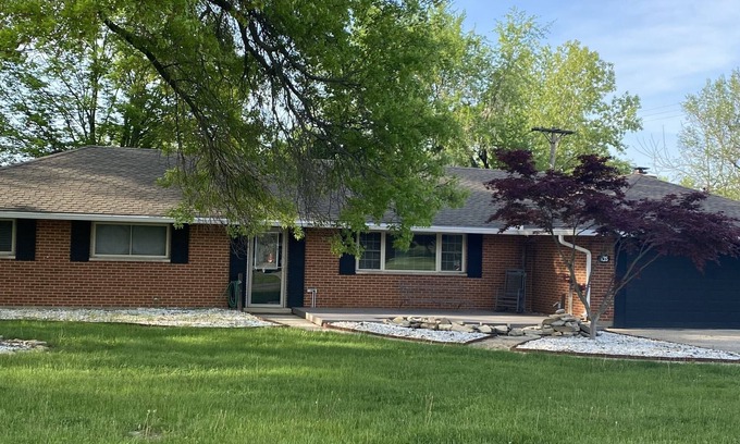 Centerville House | Grandma & Papaw's Hideaway Centerville OH 5 Beds