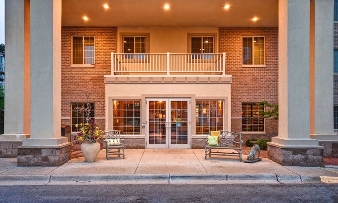 Historic Downtown La Crosse Hotel | GrandStay Hotel & Suites