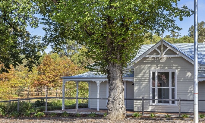 Mount Barker House | Grandview Accommodation - The Adelaide