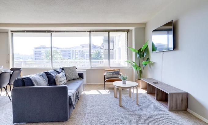 Crystal City Apartment | Great 1 Bedroom Condo At Arlington With Gym