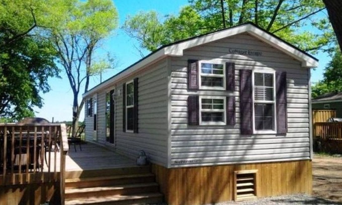 Niagara-on-the-Lake Cabin | Great Blue Resorts - Vine Ridge Resort - Niagara-on-the-Lake - 2 Bedroom Cottage 2