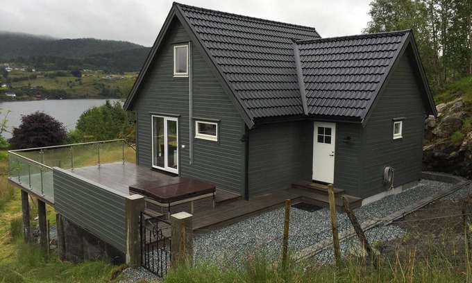 Radoy Cabin | Great cottage for rent in beautiful Nordhordland. Close to sea, with terrace and whirlpool.