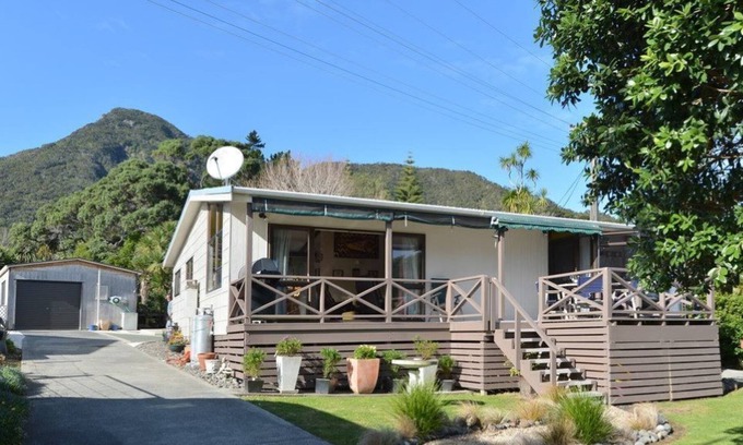Whangarei Heads House | Great family holiday. Watersport, walks, surfing, tennis, golf, & cafes nearby!