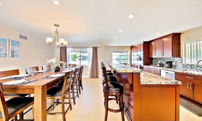 Orange House | Great for Family's Disneyland Close 5 Bedrooms, 3 Baths, Sleeps 12 Pool Home