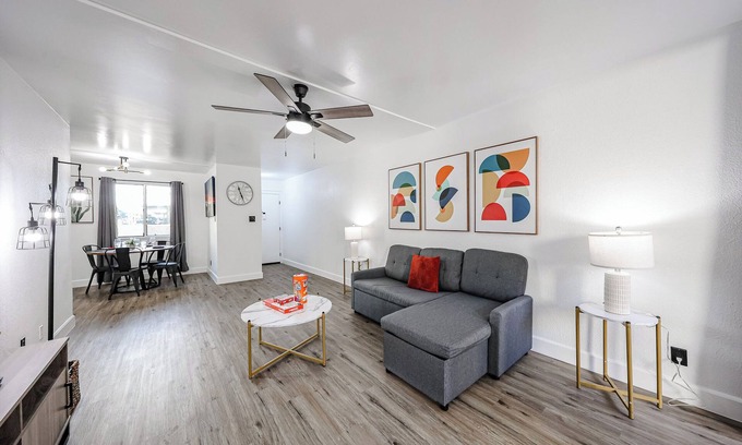 Entertainment District Apartment | Great Full 1B/1Bath Condo Near Restaurants & Bars With Pool
