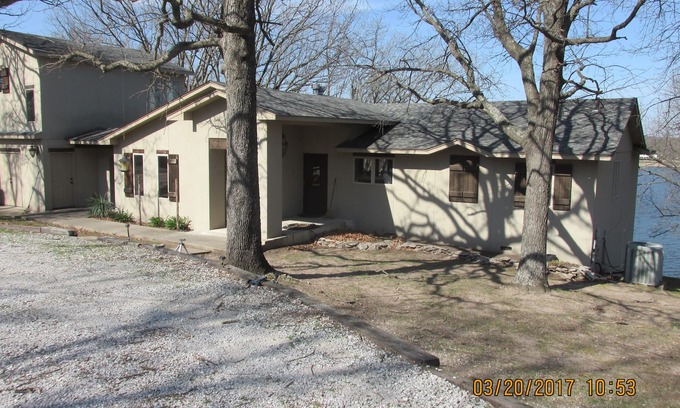 Cleora House | Great Getaway on Grand Lake in Duck Creek